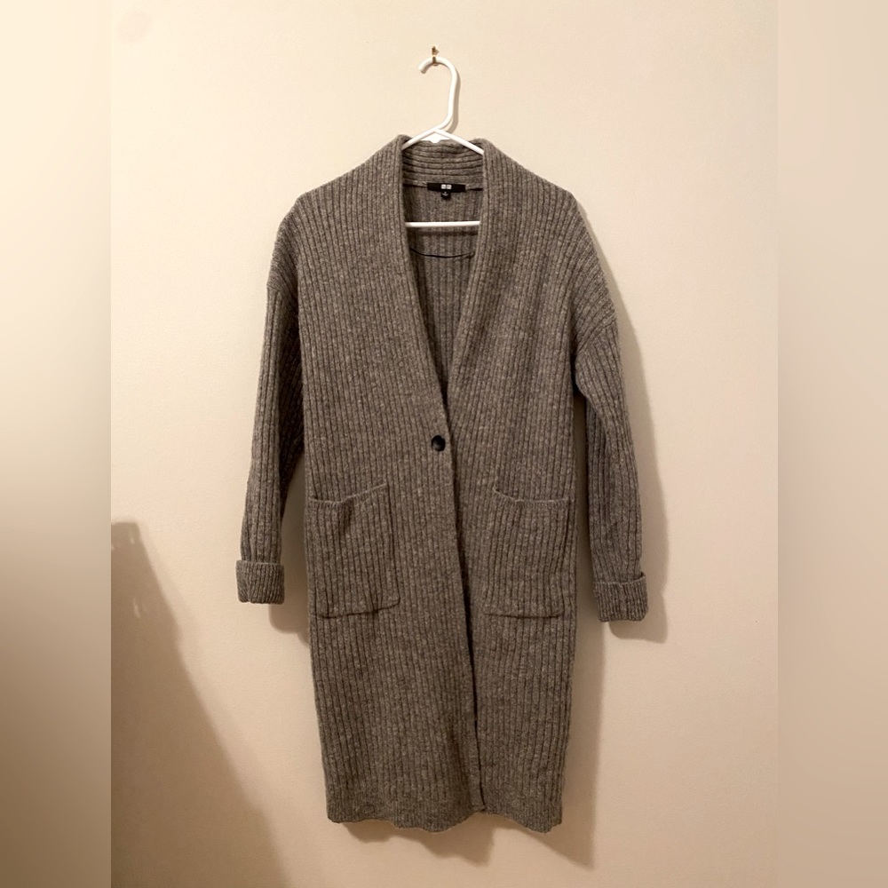 Uniqlo 100% Wool Long Grey Cardigan Size Small